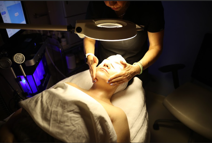 Custom Facial - 90 Minutes